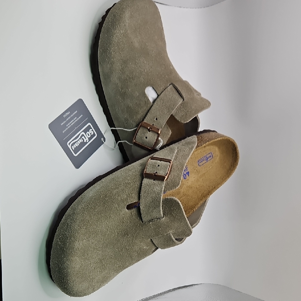 Birkenstock Unisex Soft FootbedTaupe Suede Clogs